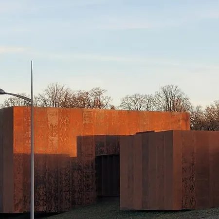 Au Pied Du Musee Soulages, Superbe T3, 70m2 Avec Jardin *